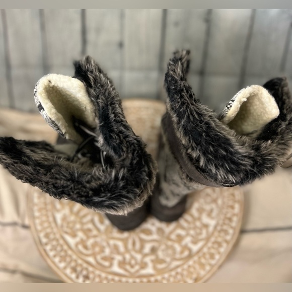 Muk Luks Woman’s Gwen Snowboots | Sz 7 - Picture 6 of 15